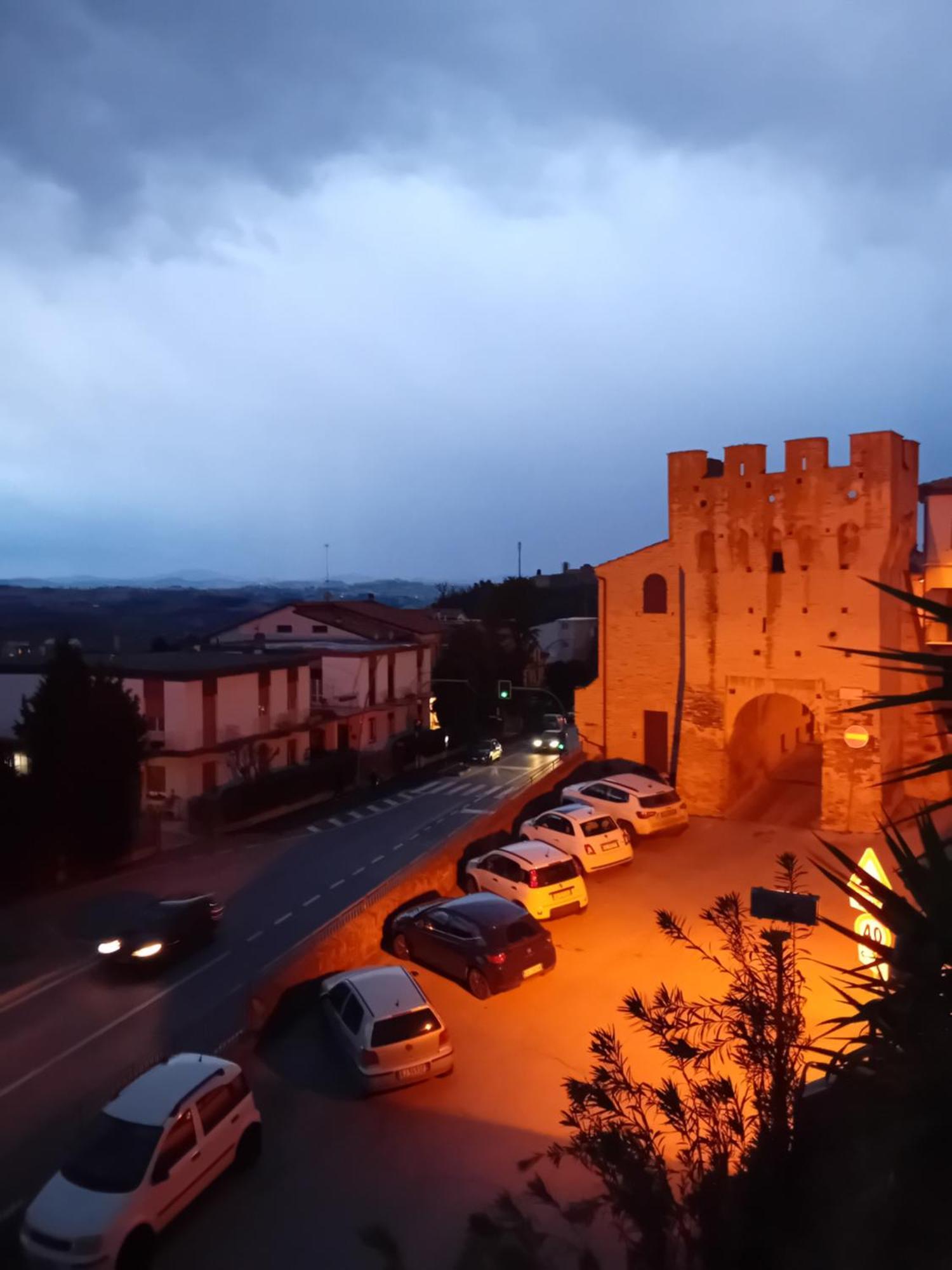 B&B Il Girasole Corridonia Bagian luar foto